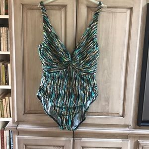 Coco reef bra sized 1pc swimsuit 40C